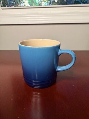 Le Creuset Ceramic Coffee Mug Blue Ombré 12 oz Round Shape Single Mug Model 2203